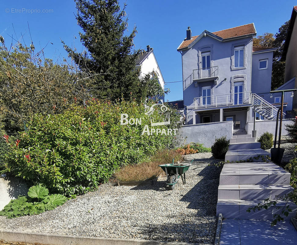 Maison à AUBOUE