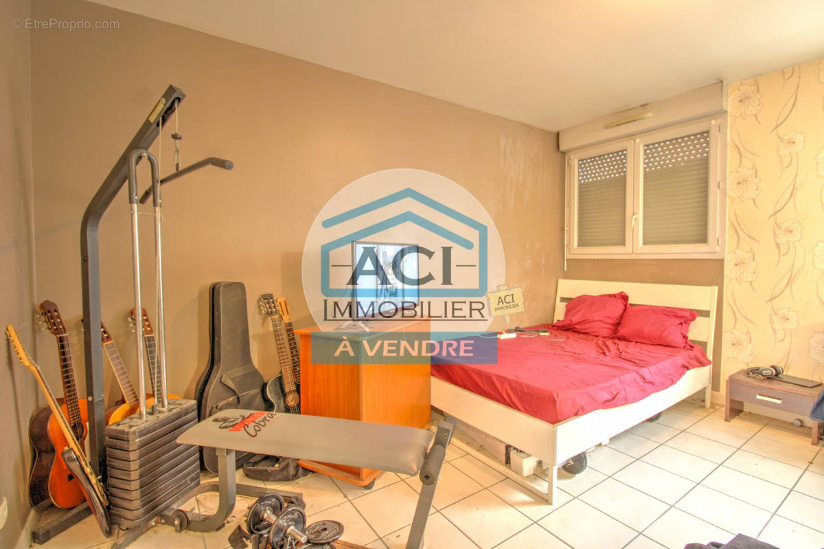 Appartement à DECINES-CHARPIEU