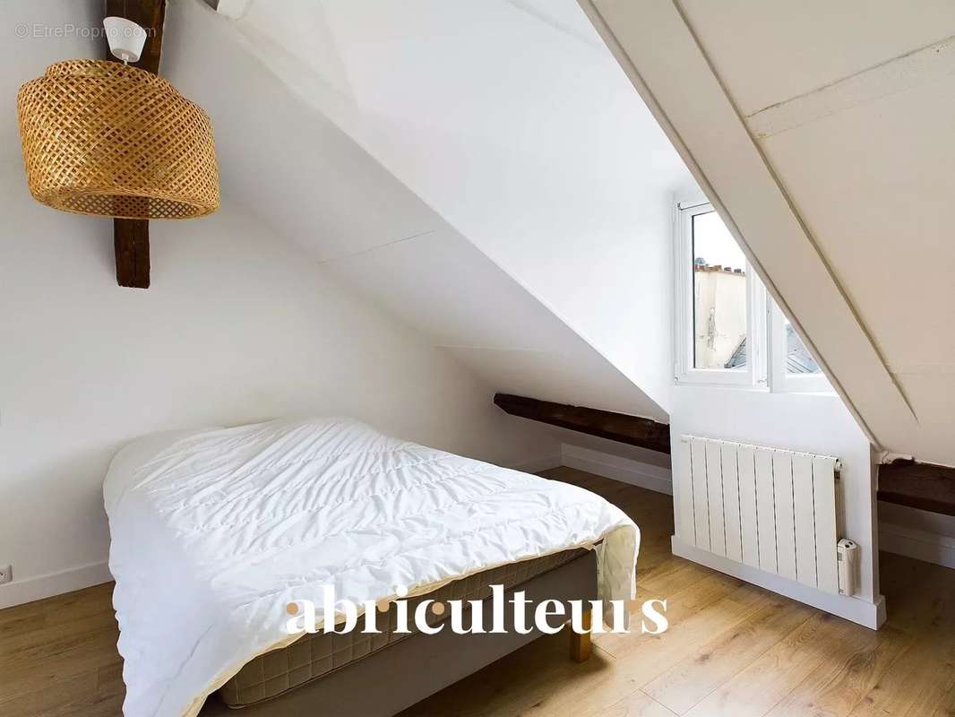 Appartement à PARIS-1E