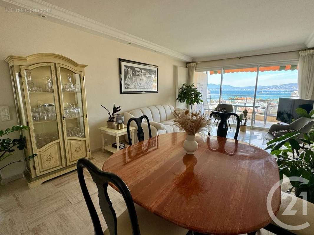 Appartement à CANNES