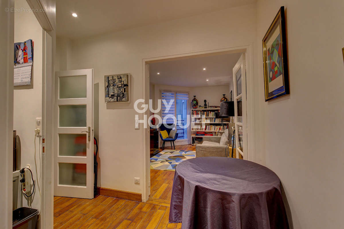 Appartement à PARIS-16E