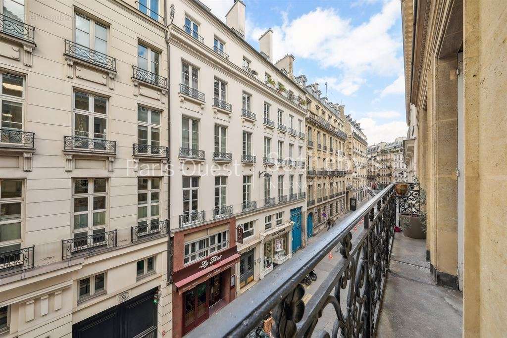 Appartement à PARIS-8E