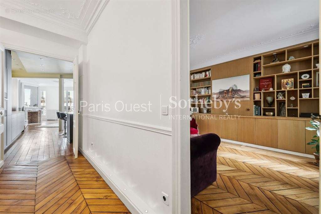 Appartement à PARIS-8E