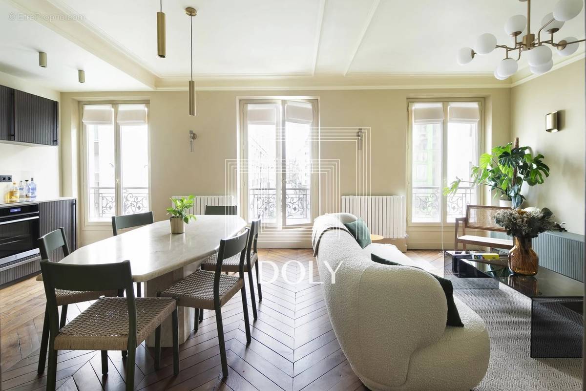 Appartement à PARIS-11E