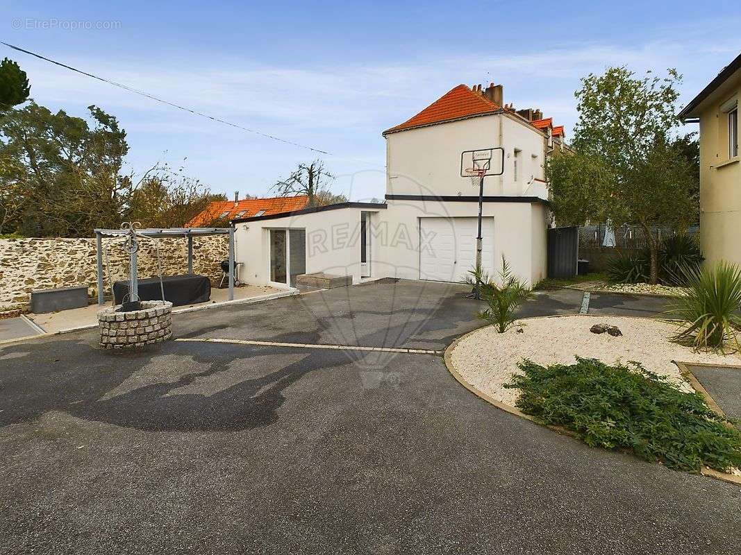 Maison à BOUGUENAIS