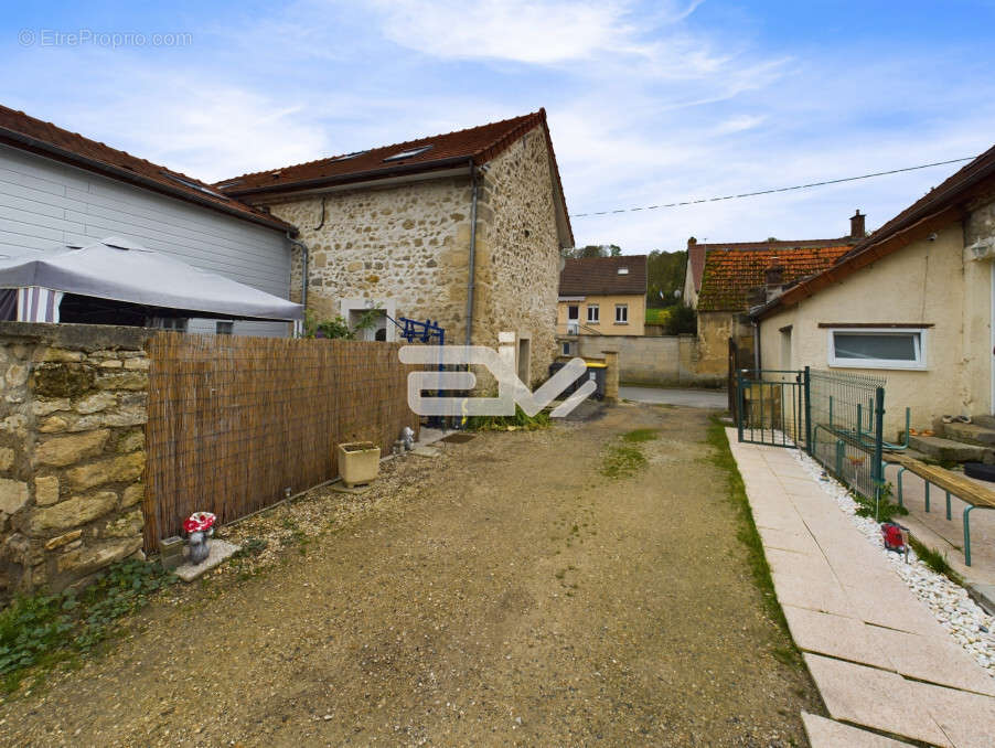 Appartement à LONGUEVAL-BARBONVAL