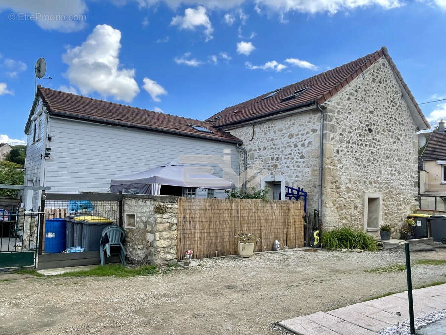 Appartement à LONGUEVAL-BARBONVAL