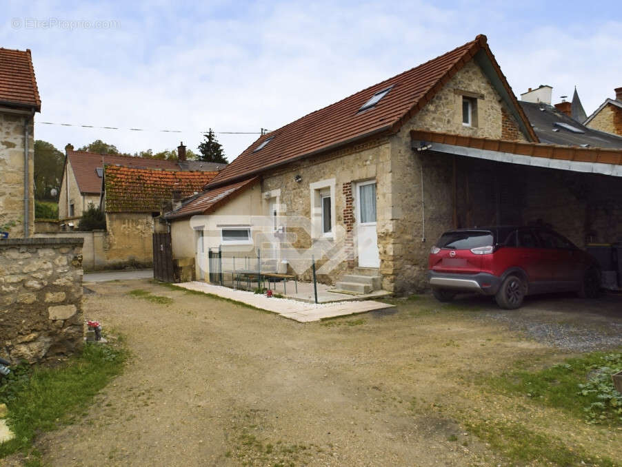 Appartement à LONGUEVAL-BARBONVAL