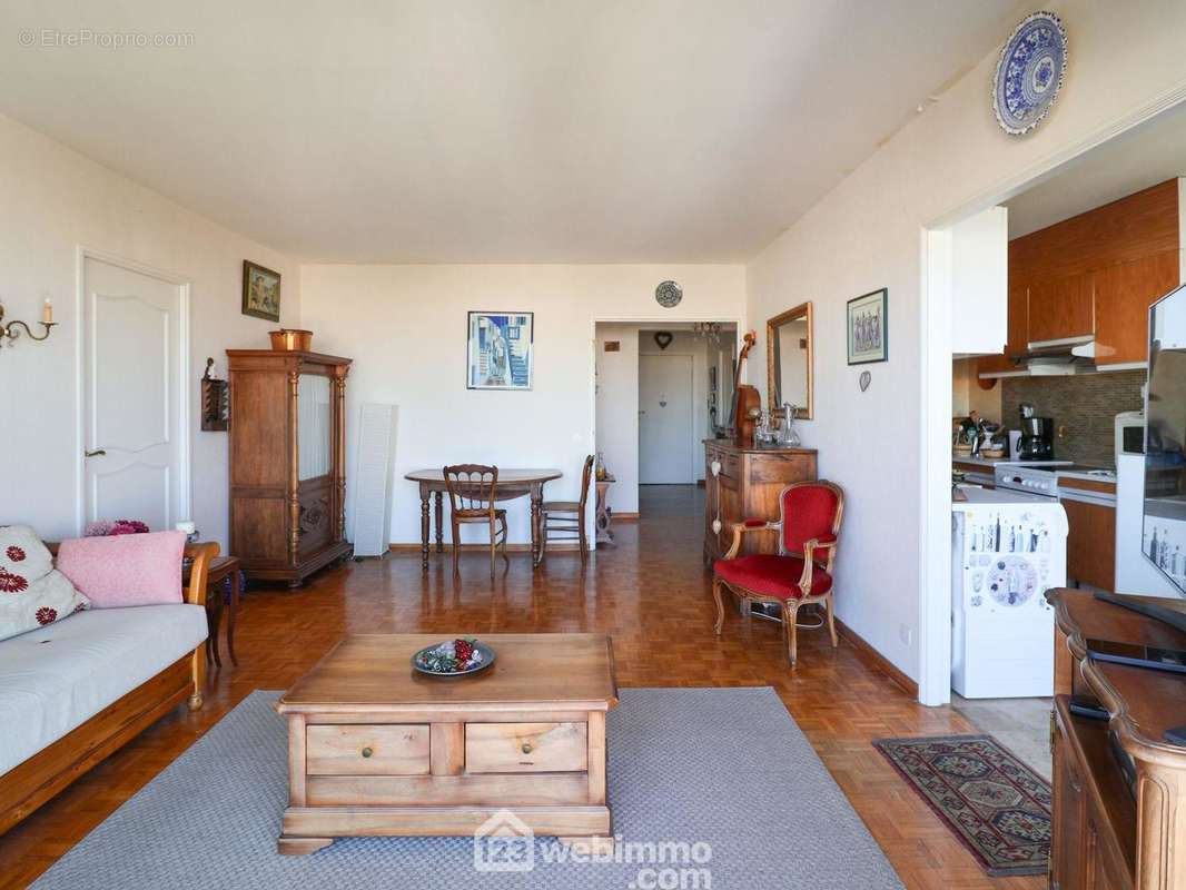 Appartement à MARSEILLE-9E