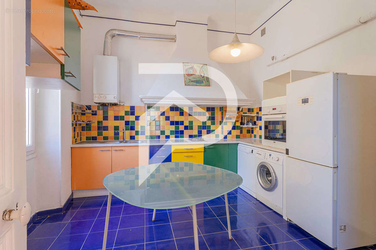 Appartement à MARSEILLE-8E