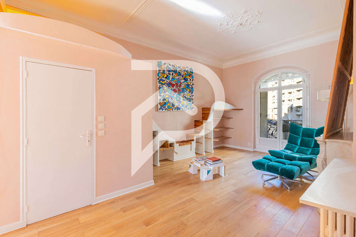 Appartement à MARSEILLE-8E