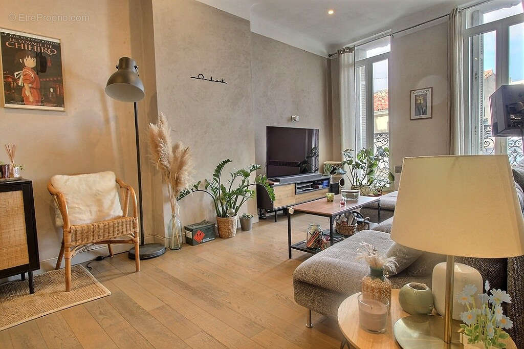 Appartement à MARSEILLE-7E