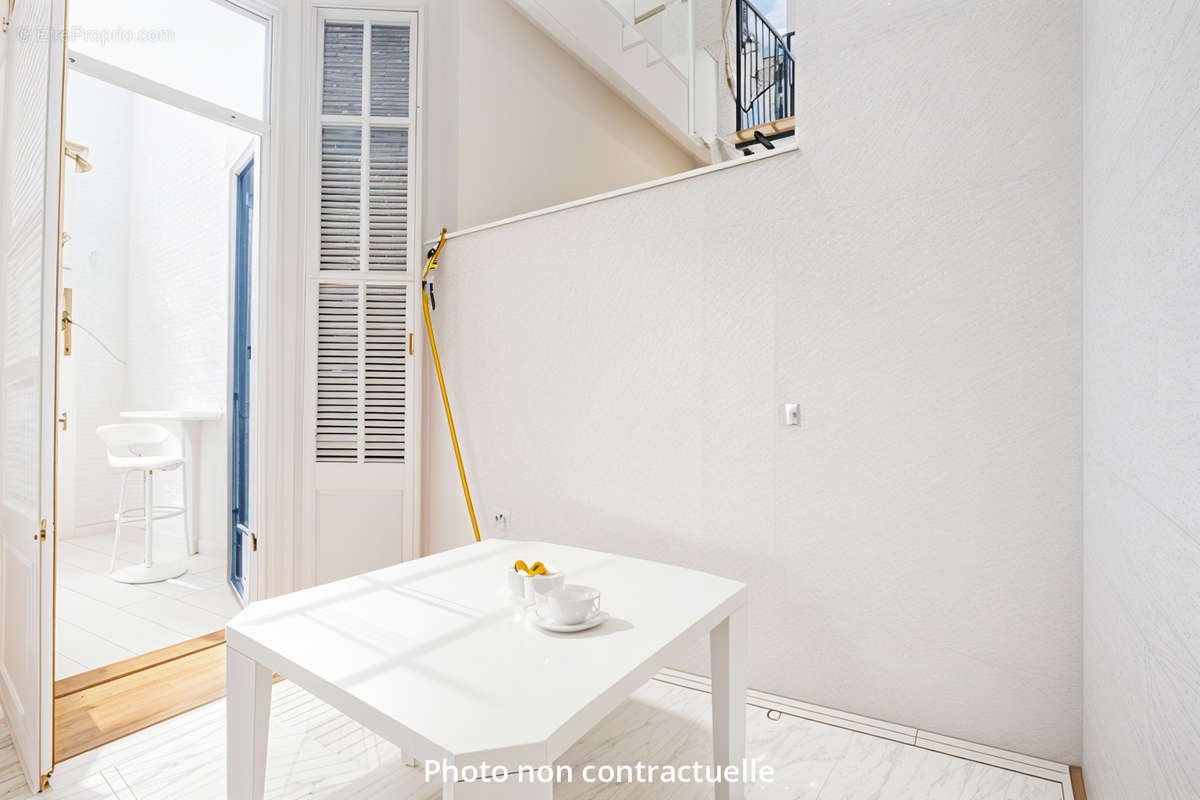 Appartement à MARSEILLE-1E