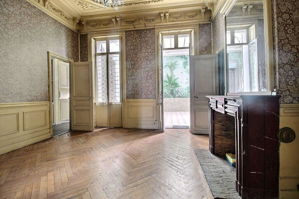 Appartement à MARSEILLE-6E