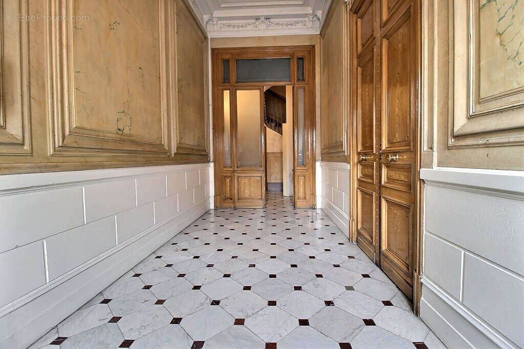 Appartement à MARSEILLE-6E