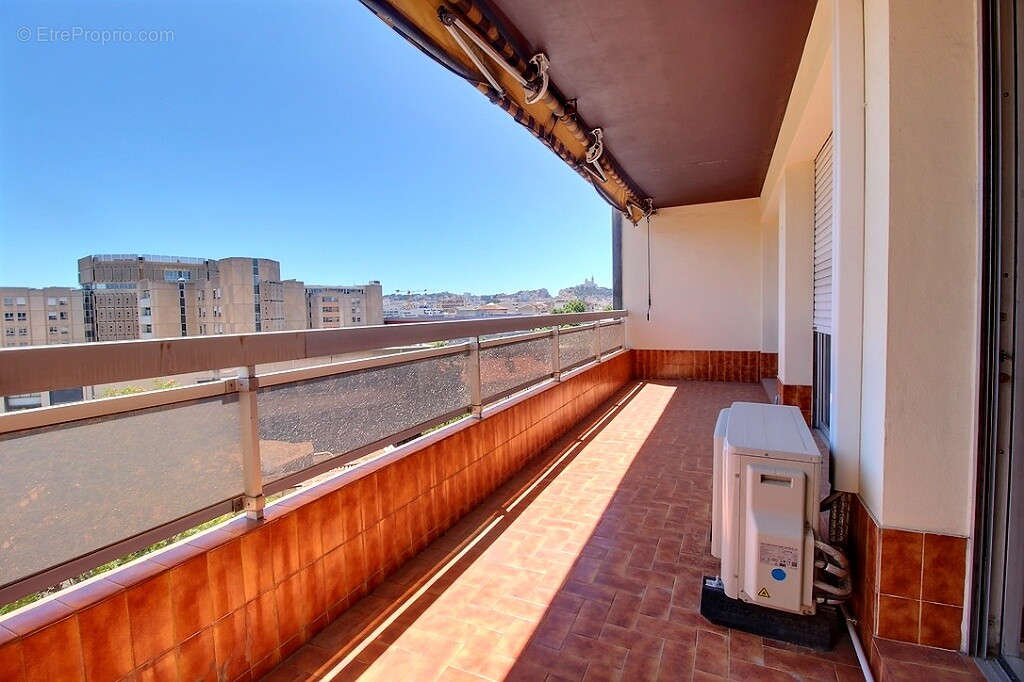 Appartement à MARSEILLE-5E