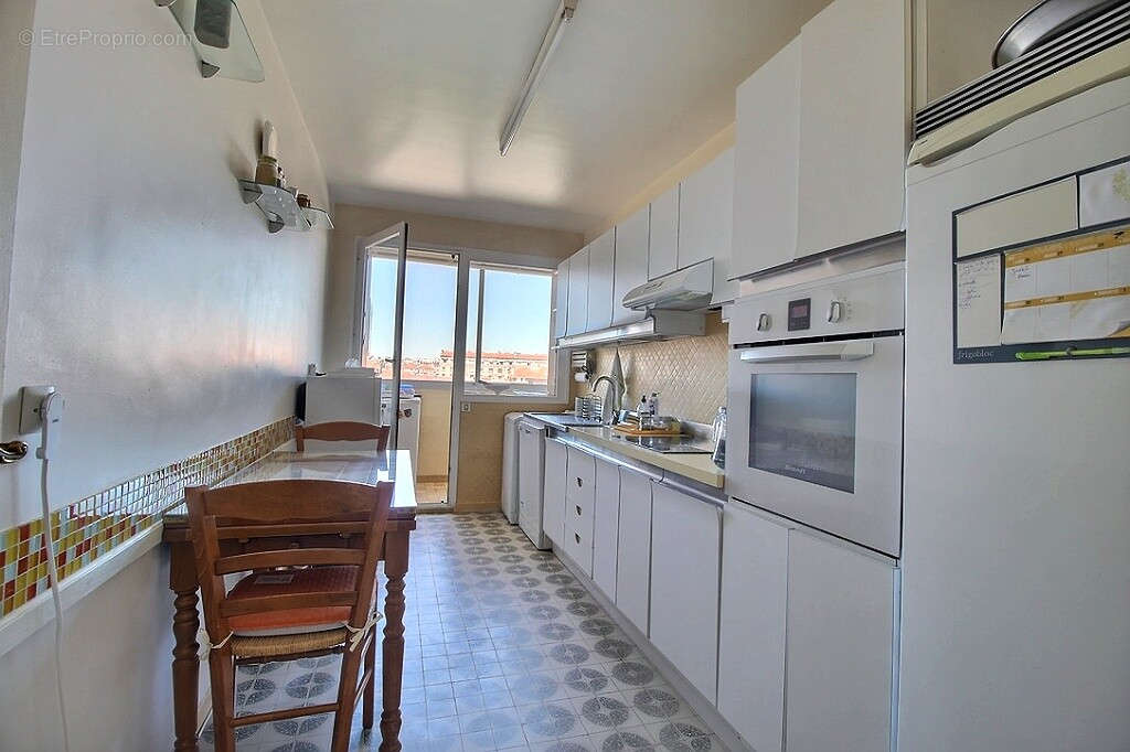 Appartement à MARSEILLE-5E