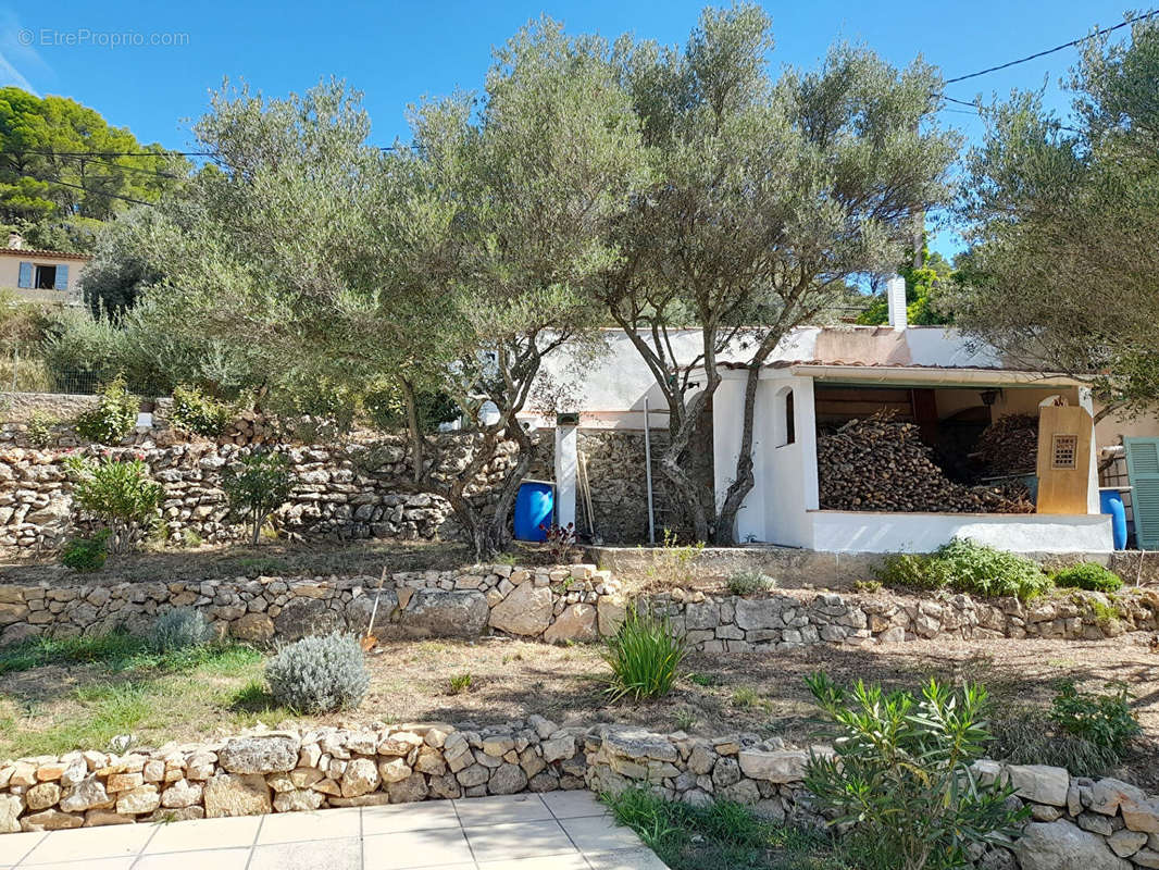 Maison à COTIGNAC