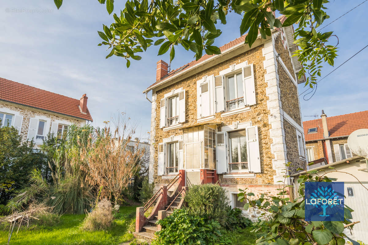 Maison à LES PAVILLONS-SOUS-BOIS