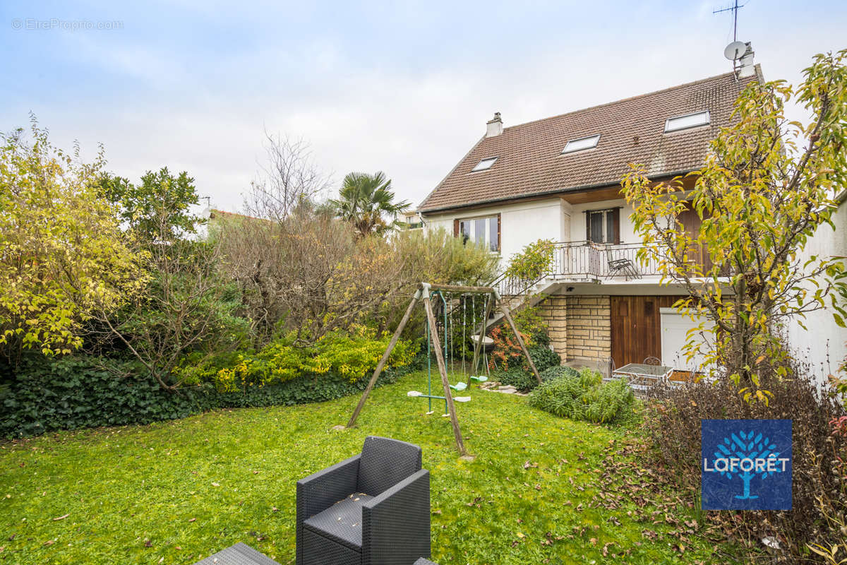 Maison à LES PAVILLONS-SOUS-BOIS