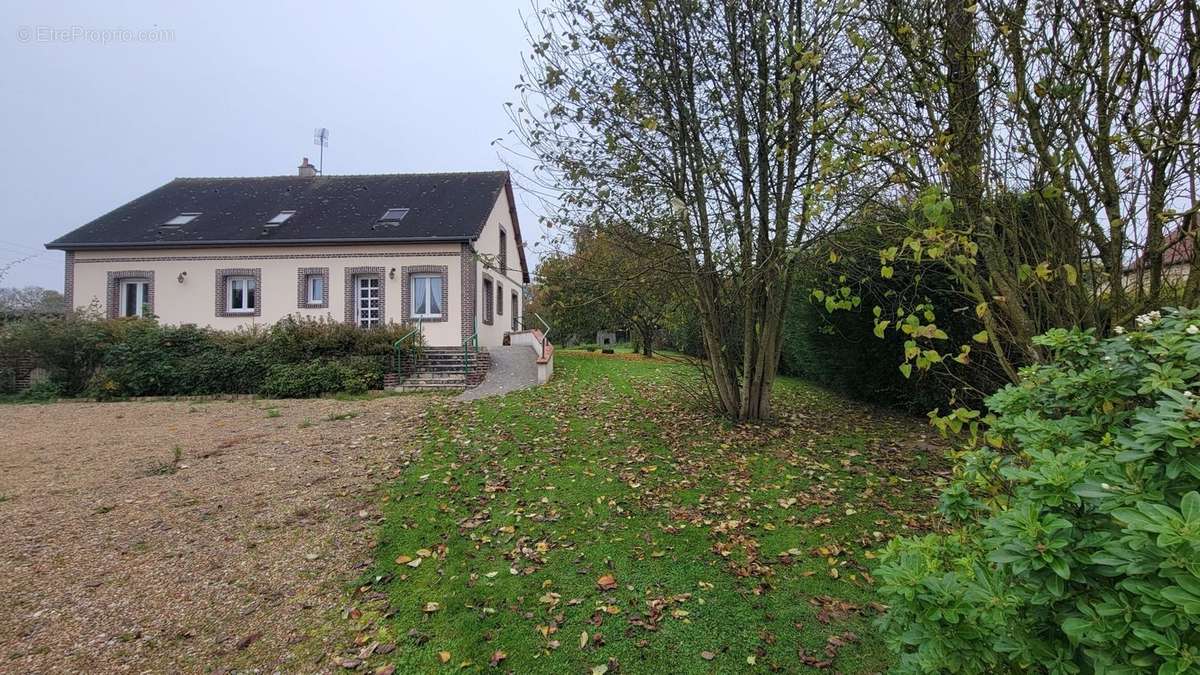 Maison à LE MELE-SUR-SARTHE