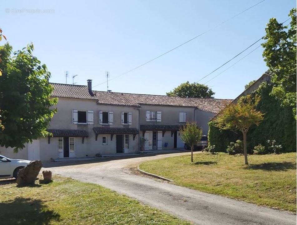 Maison à NASTRINGUES