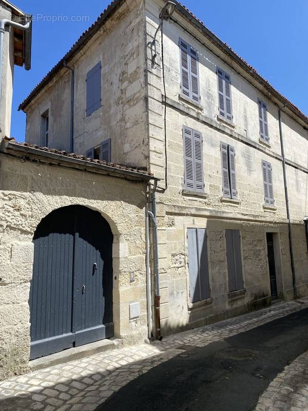 Maison à SAINTES