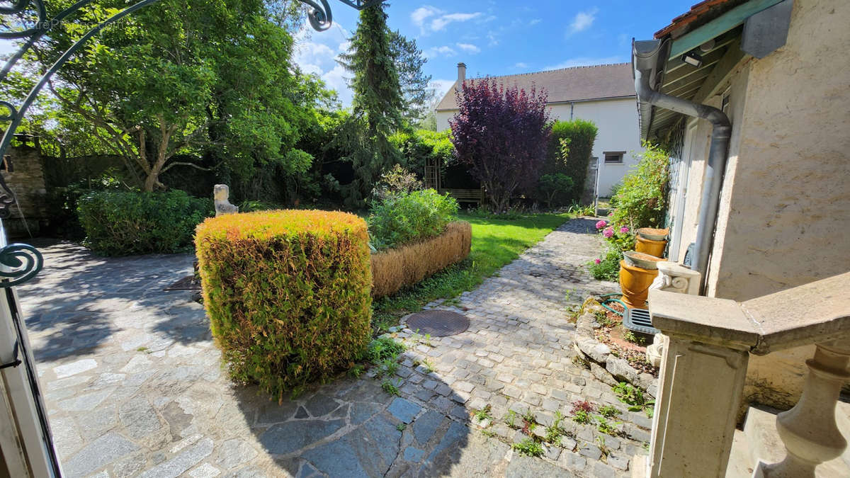 Maison à LONGNES