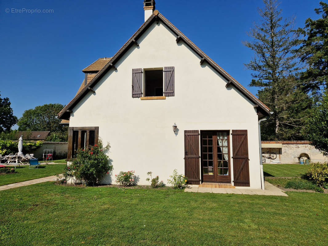 Maison à BERCHERES-SUR-VESGRE