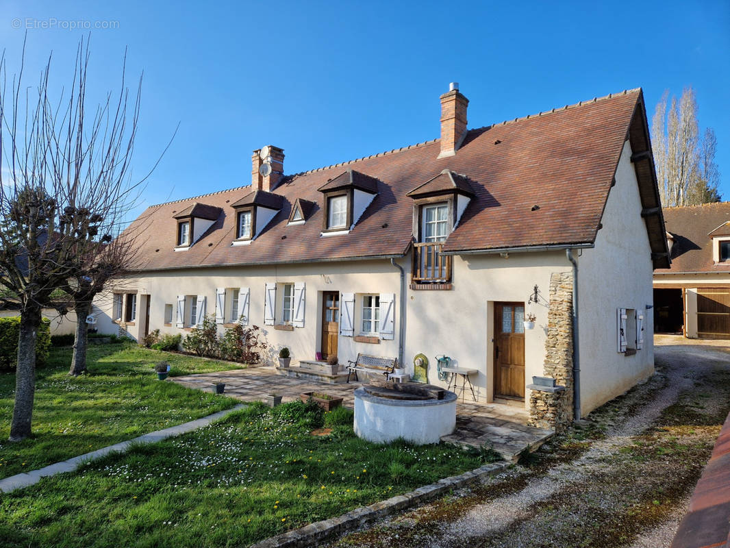 Maison à FAVEROLLES