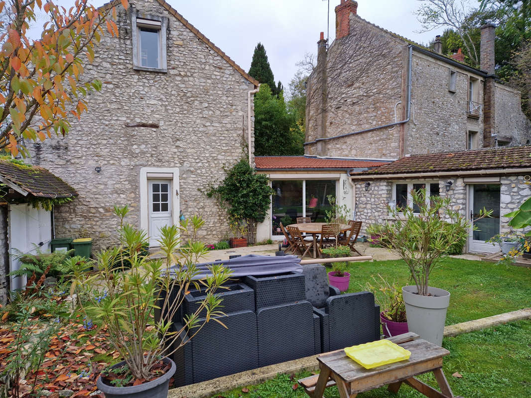 Maison à MONTCHAUVET