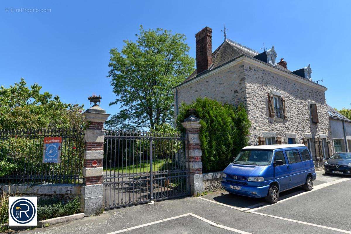 Maison à SAINT-JEAN-SUR-MAYENNE