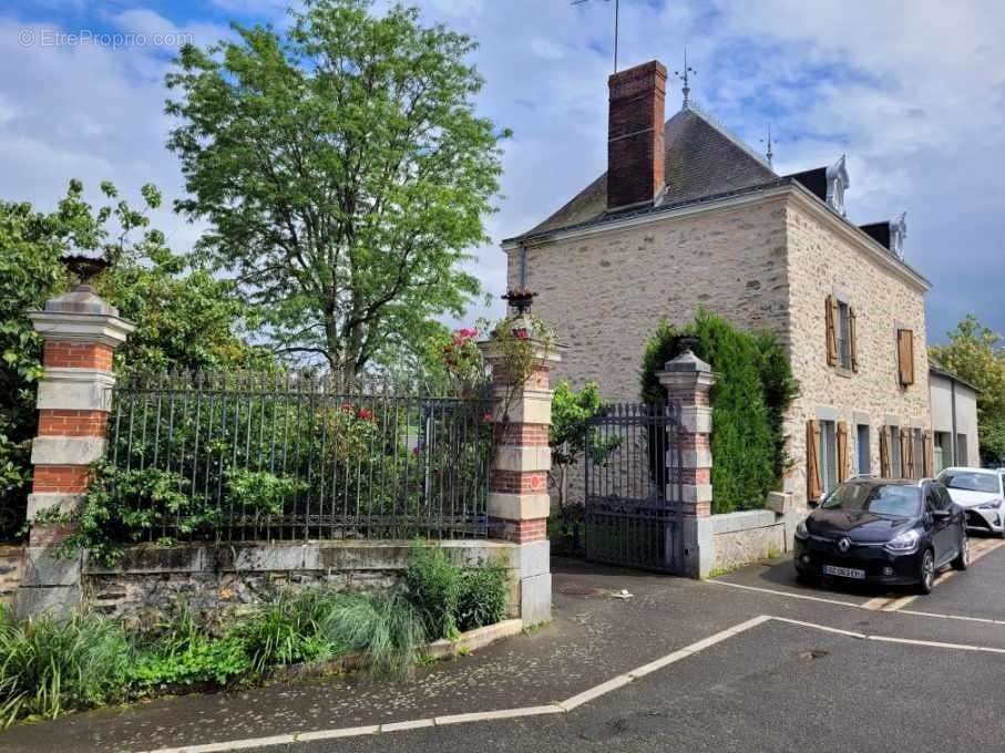 Maison à SAINT-JEAN-SUR-MAYENNE