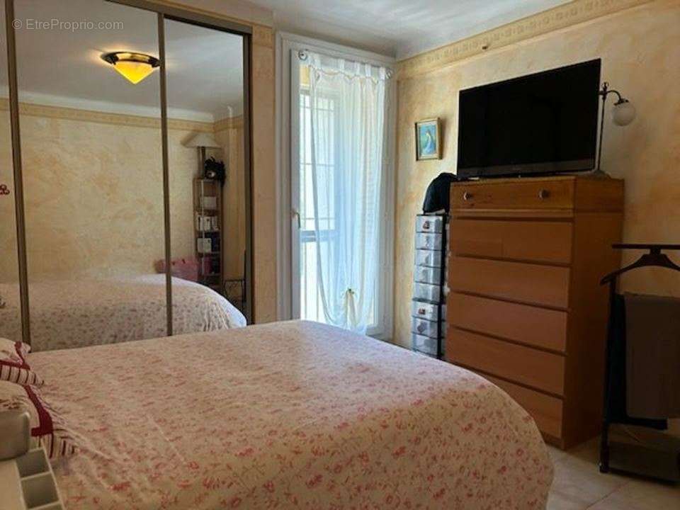 Appartement à MARSEILLE-4E