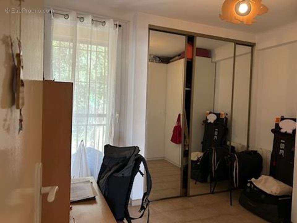 Appartement à MARSEILLE-4E