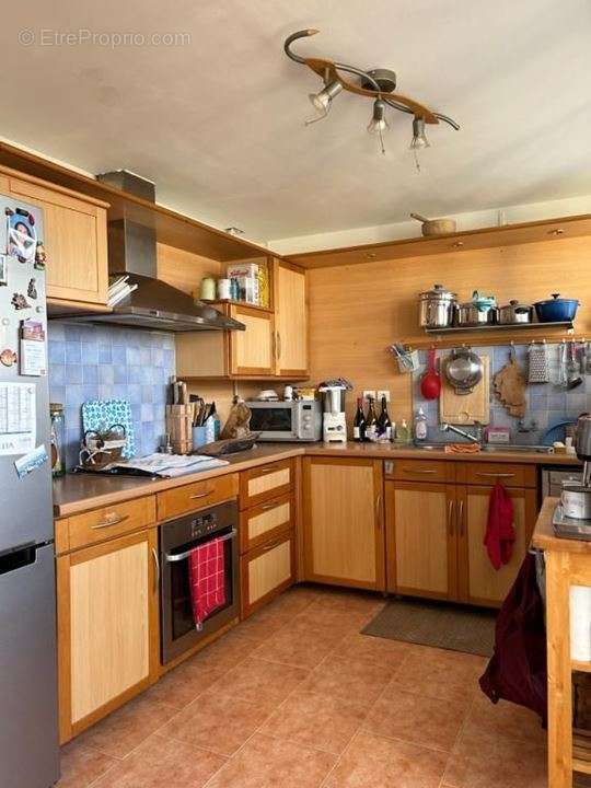 Appartement à MARSEILLE-4E