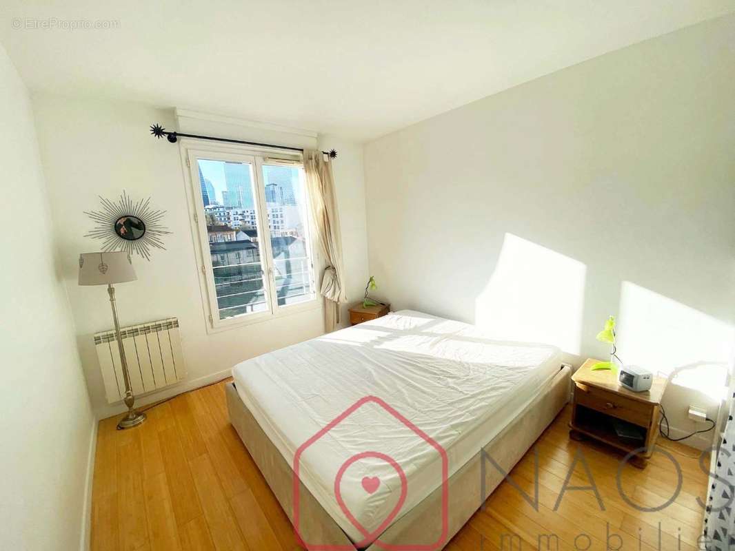 Appartement à COURBEVOIE