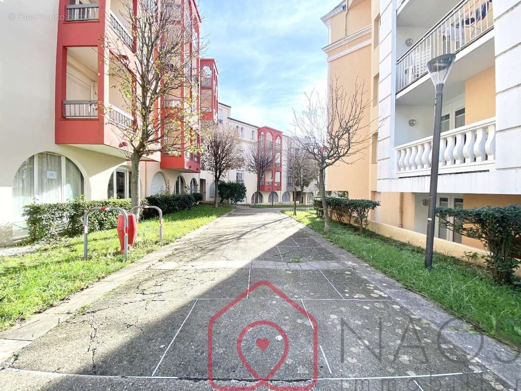 Appartement à LAMALOU-LES-BAINS