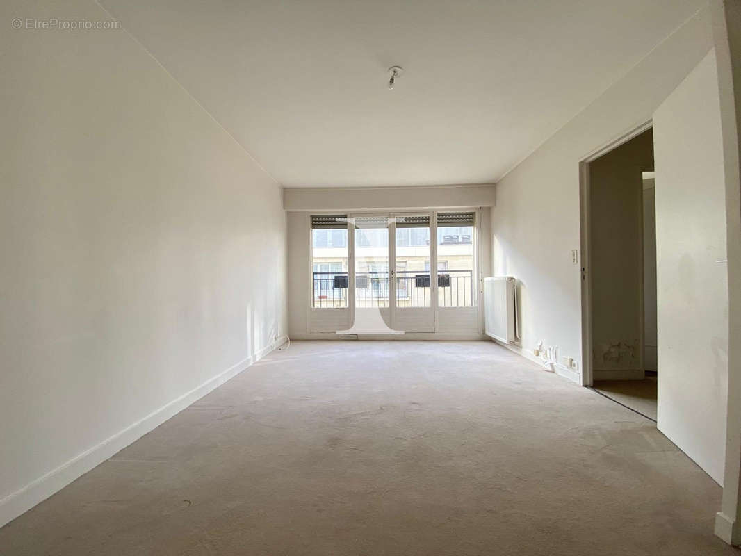 Appartement à PARIS-20E