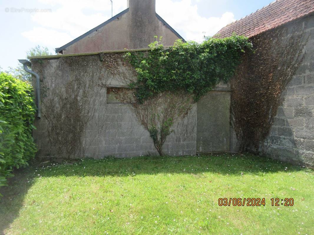 Maison à BAINS-SUR-OUST