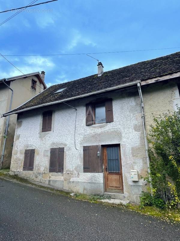 Maison à LEPIN-LE-LAC