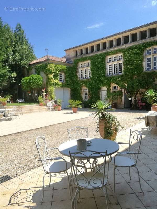 Maison à CHATEAUNEUF-SUR-CHARENTE