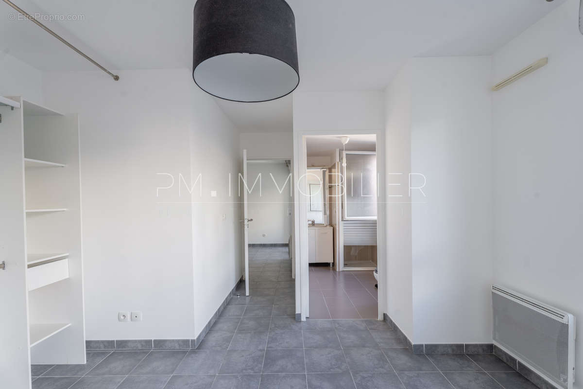 Appartement à MARSEILLE-2E