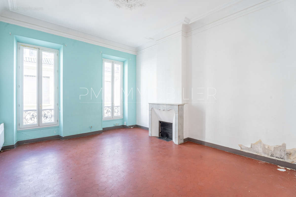 Appartement à MARSEILLE-5E