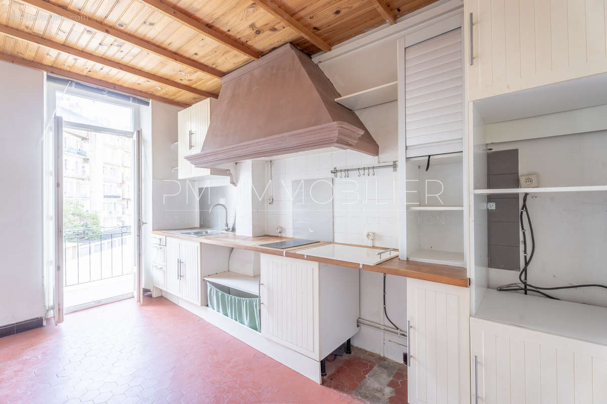 Appartement à MARSEILLE-5E