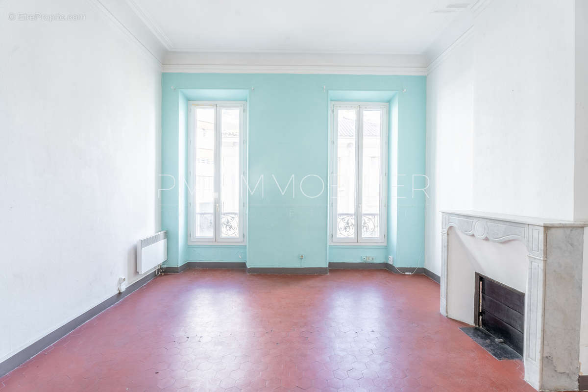 Appartement à MARSEILLE-5E