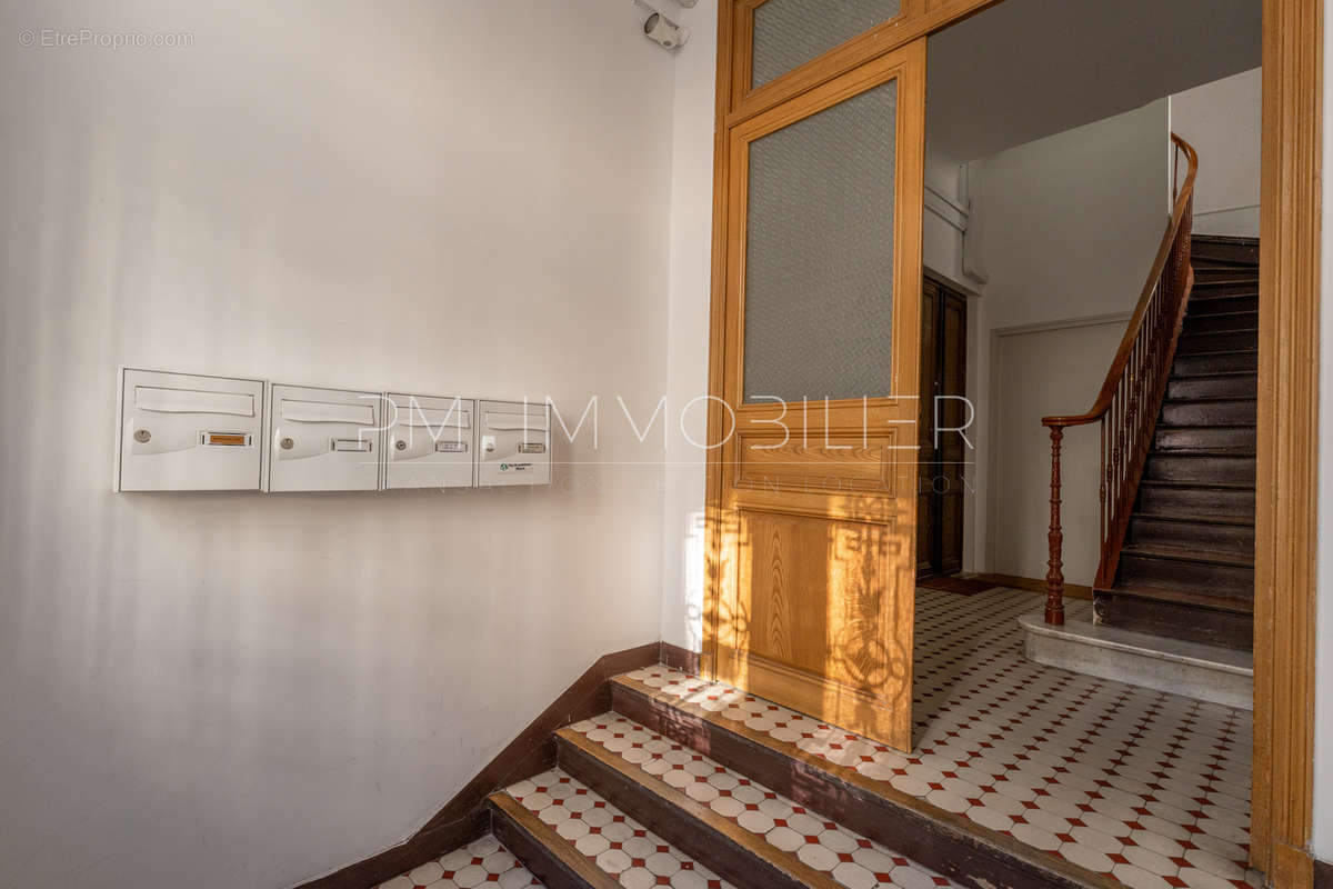 Appartement à MARSEILLE-5E