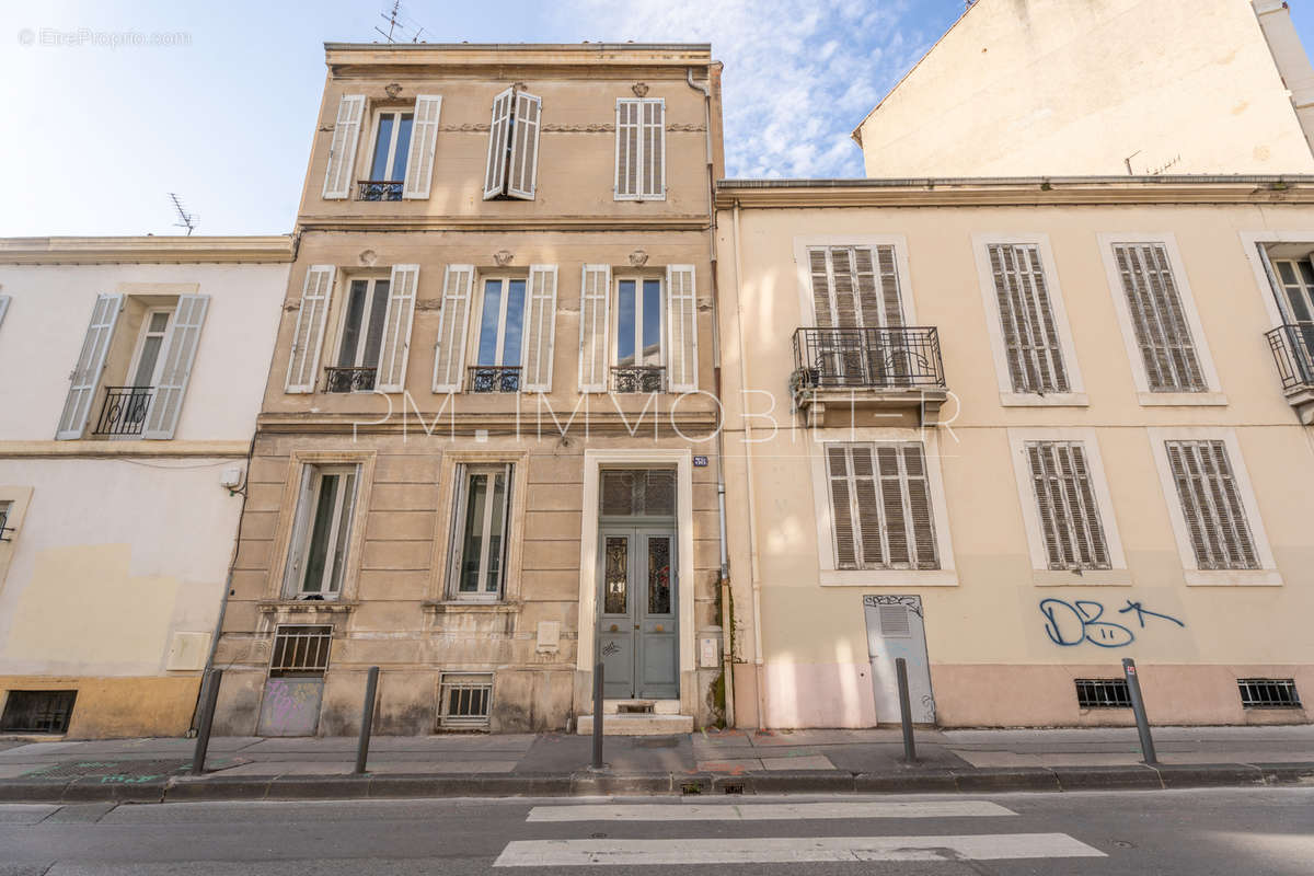 Appartement à MARSEILLE-5E