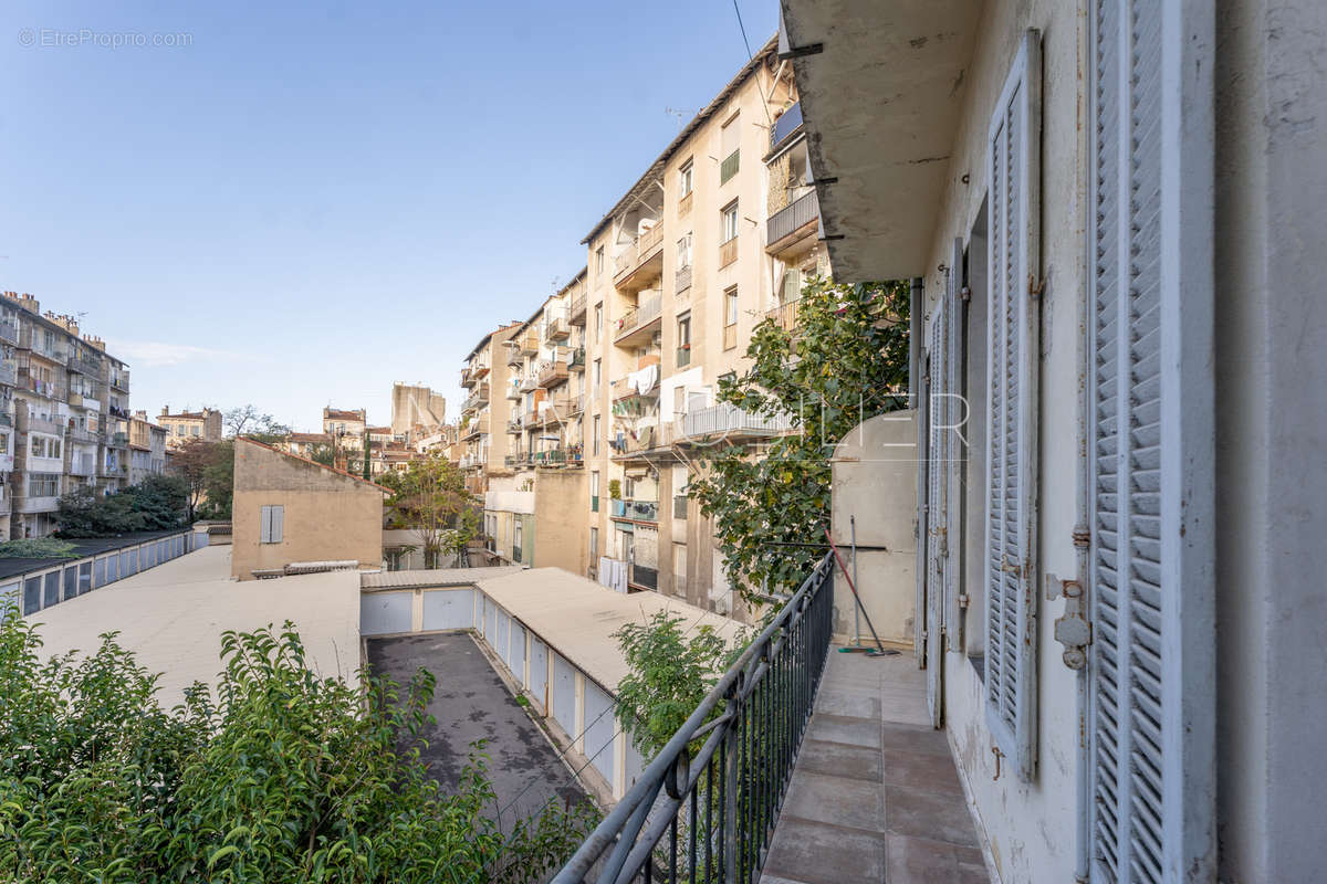 Appartement à MARSEILLE-5E