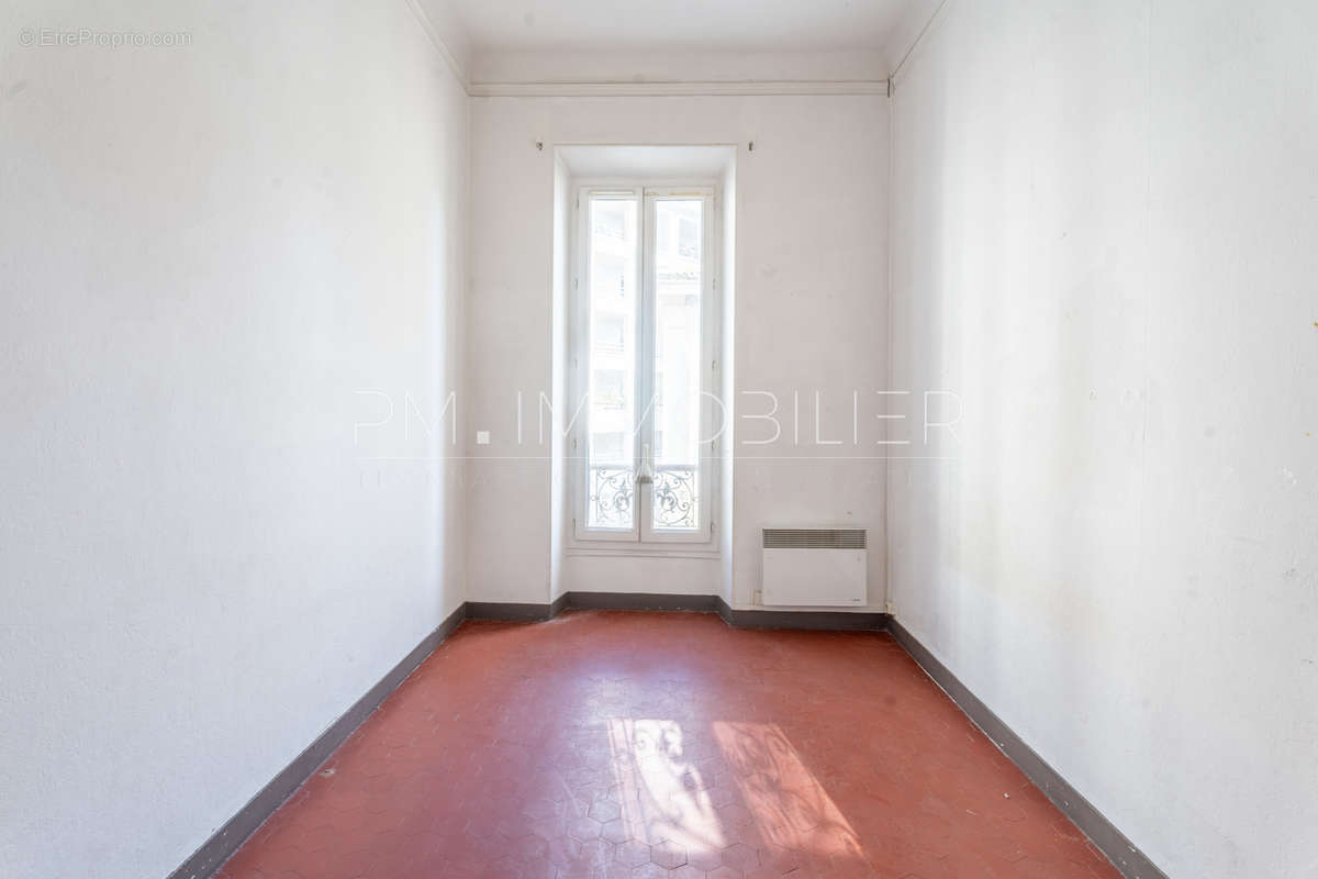 Appartement à MARSEILLE-5E